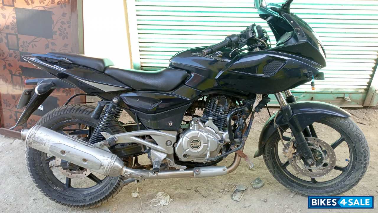 Bajaj Pulsar 220F