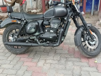 Yezdi Roadster Dark 2022 Model