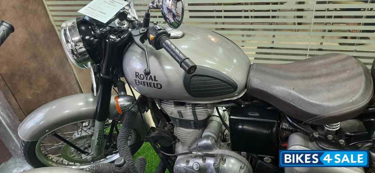 Gun Metal Grey Royal Enfield Classic Gunmetal Grey