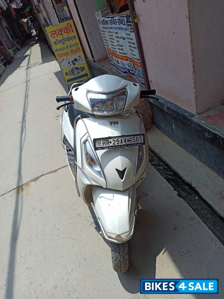 White TVS Jupiter BS6