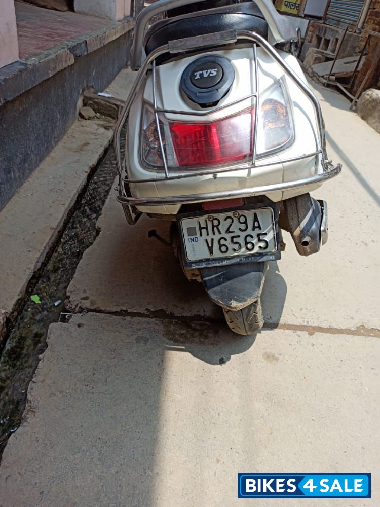 White TVS Jupiter BS6