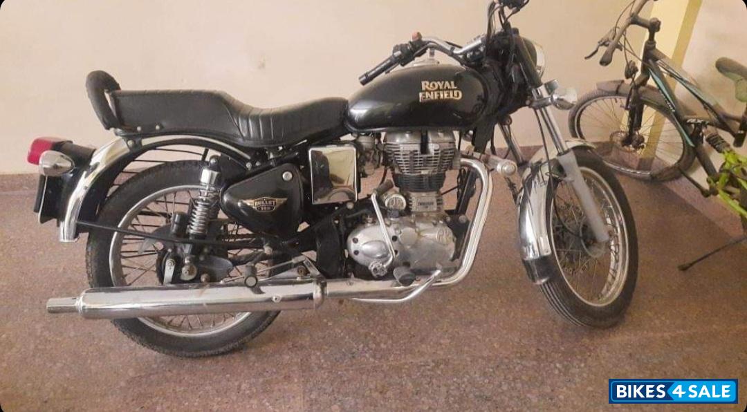 Black Royal Enfield Bullet 350 ES