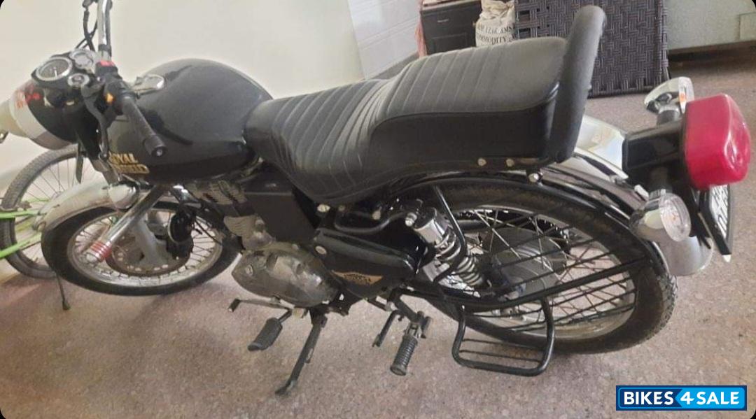 Black Royal Enfield Bullet 350 ES