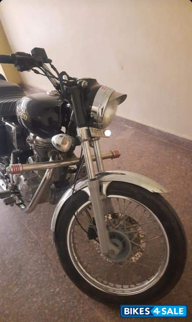 Black Royal Enfield Bullet 350 ES