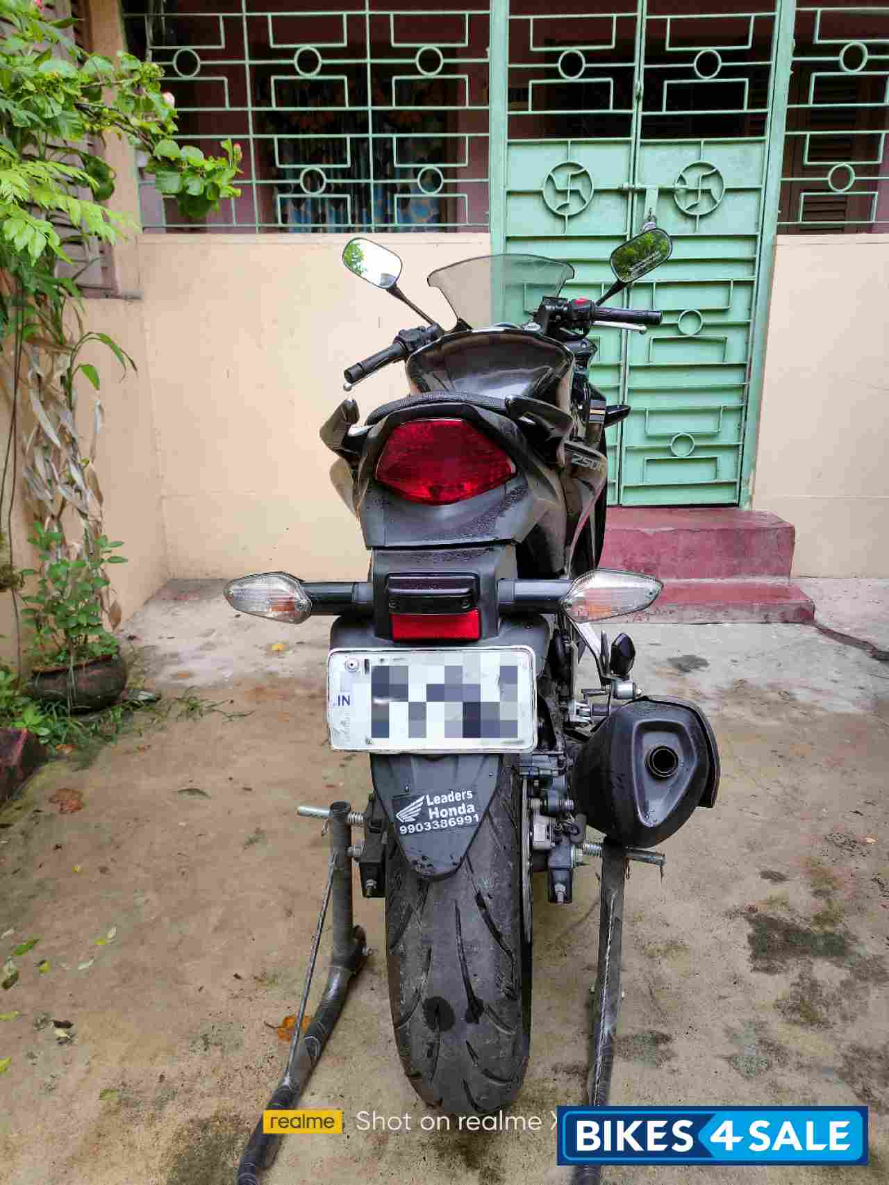 Black Honda CBR 250R ABS