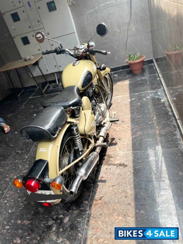 Sand Color Royal Enfield Classic Desert Storm