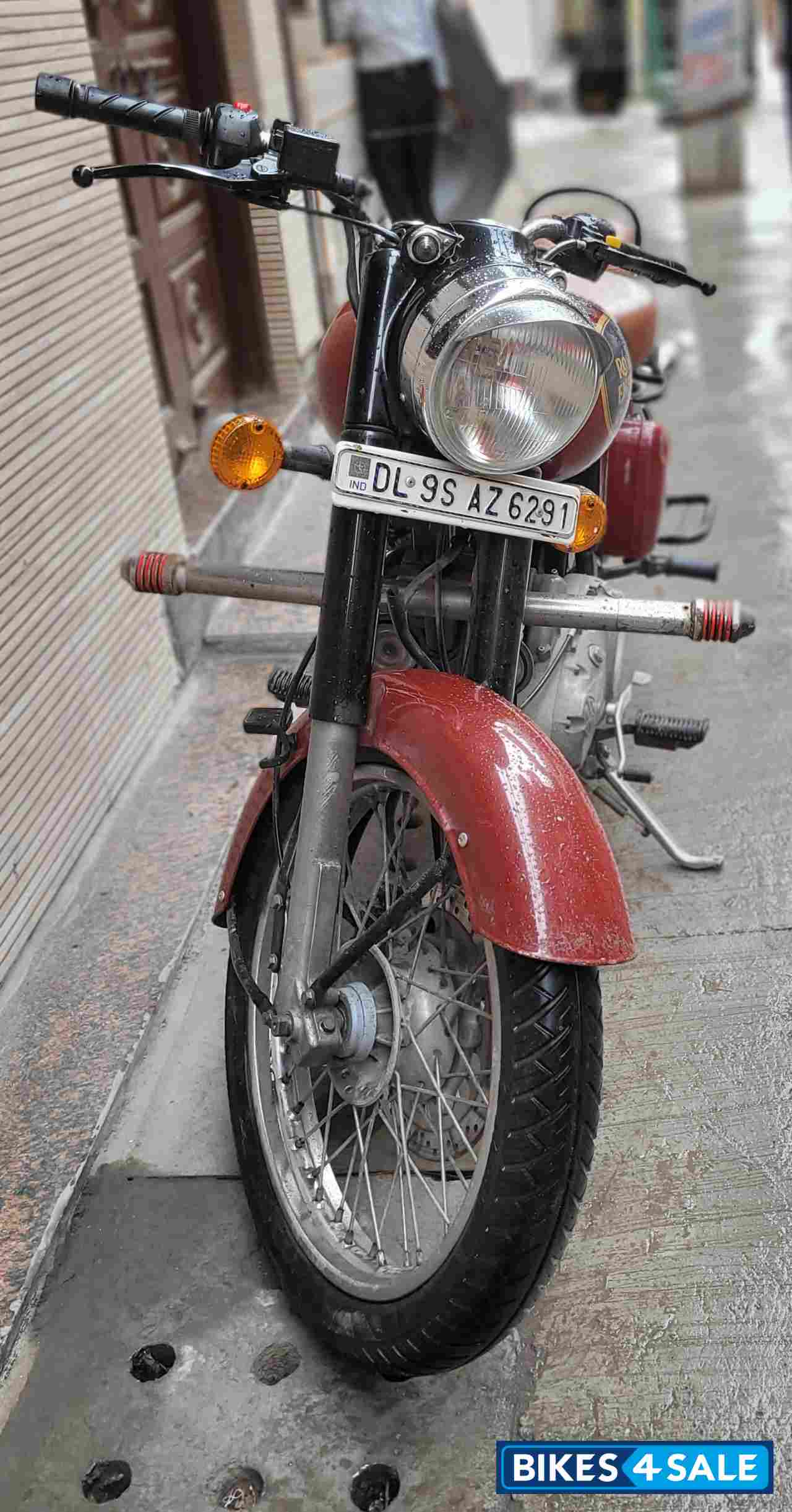 Chesnut Royal Enfield Classic 350