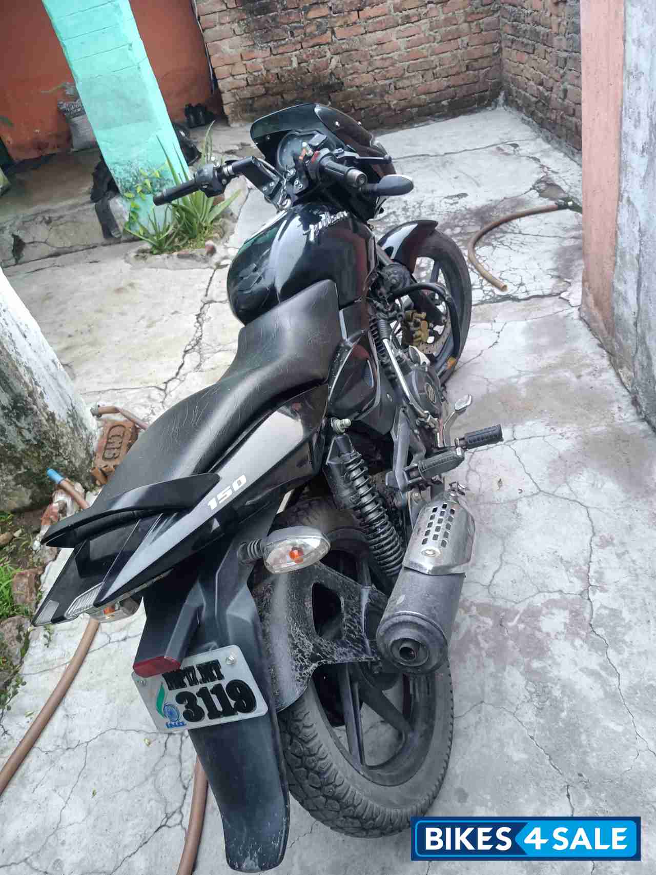 Black Bajaj Pulsar 150 DTSi