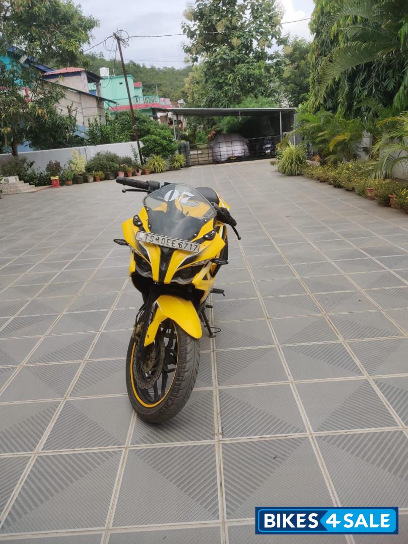 Yellow Bajaj Pulsar RS 200