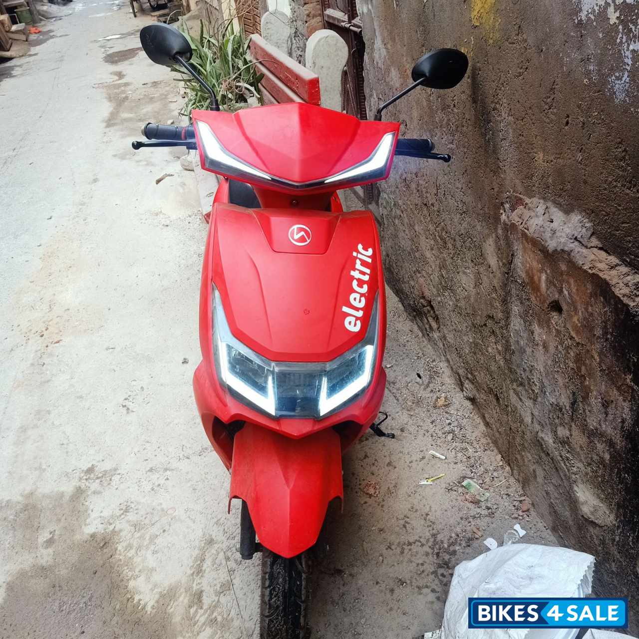Used 2021 model Hero Electric Atria LX for sale in New Delhi. ID 471754