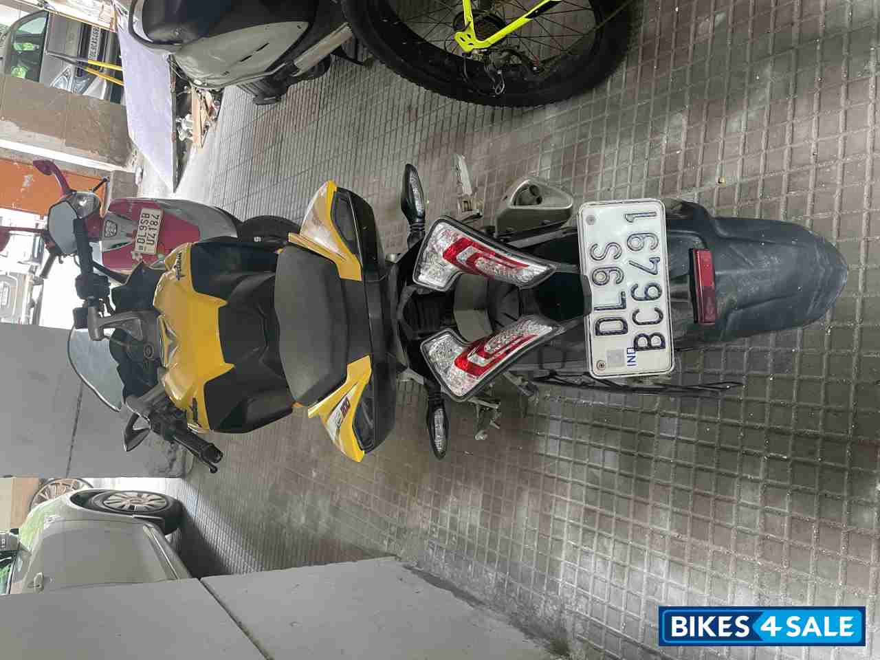 Yellow Bajaj Pulsar RS 200