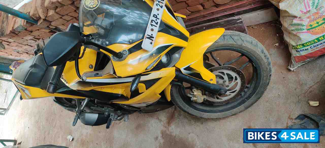 Bajaj Pulsar RS 200