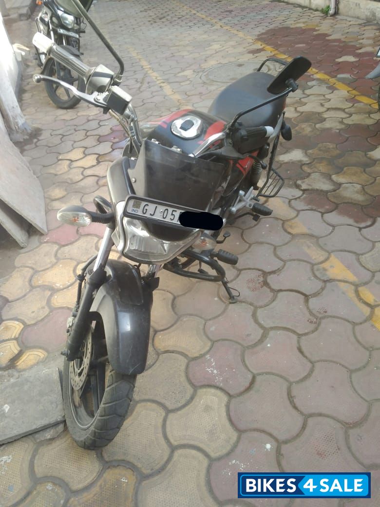 Bajaj V15