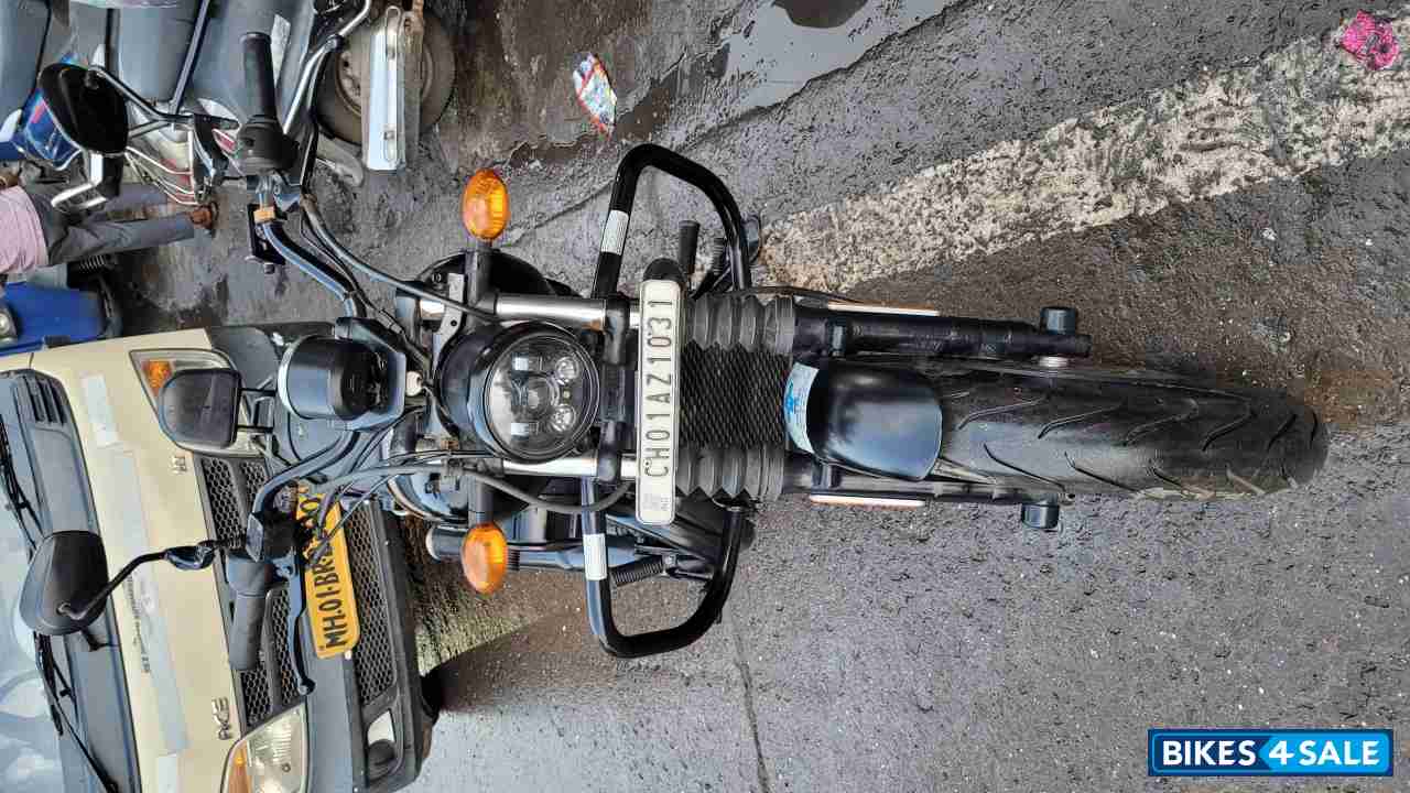 Black Harley Davidson Street 750