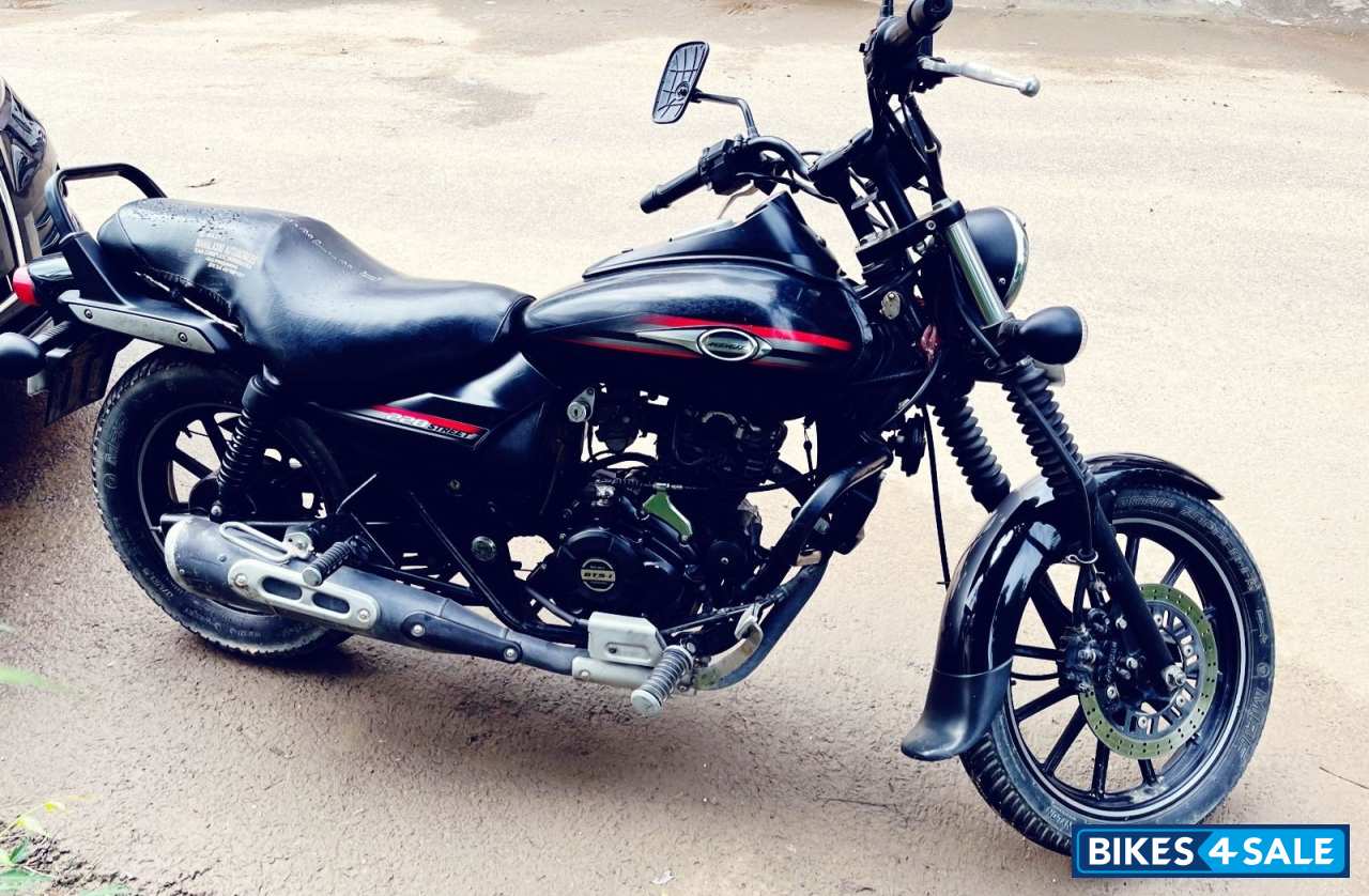 Black Bajaj Avenger Street 220