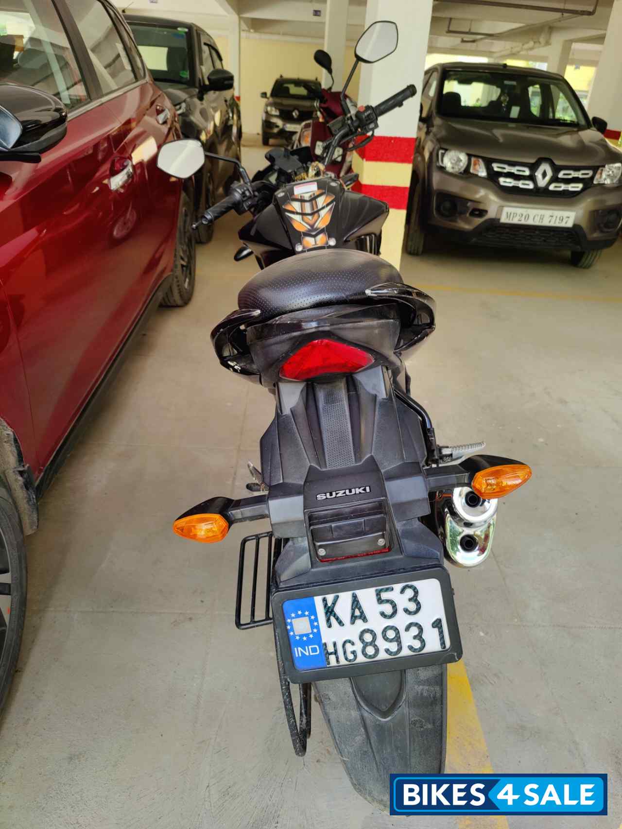 Black Suzuki Gixxer 150