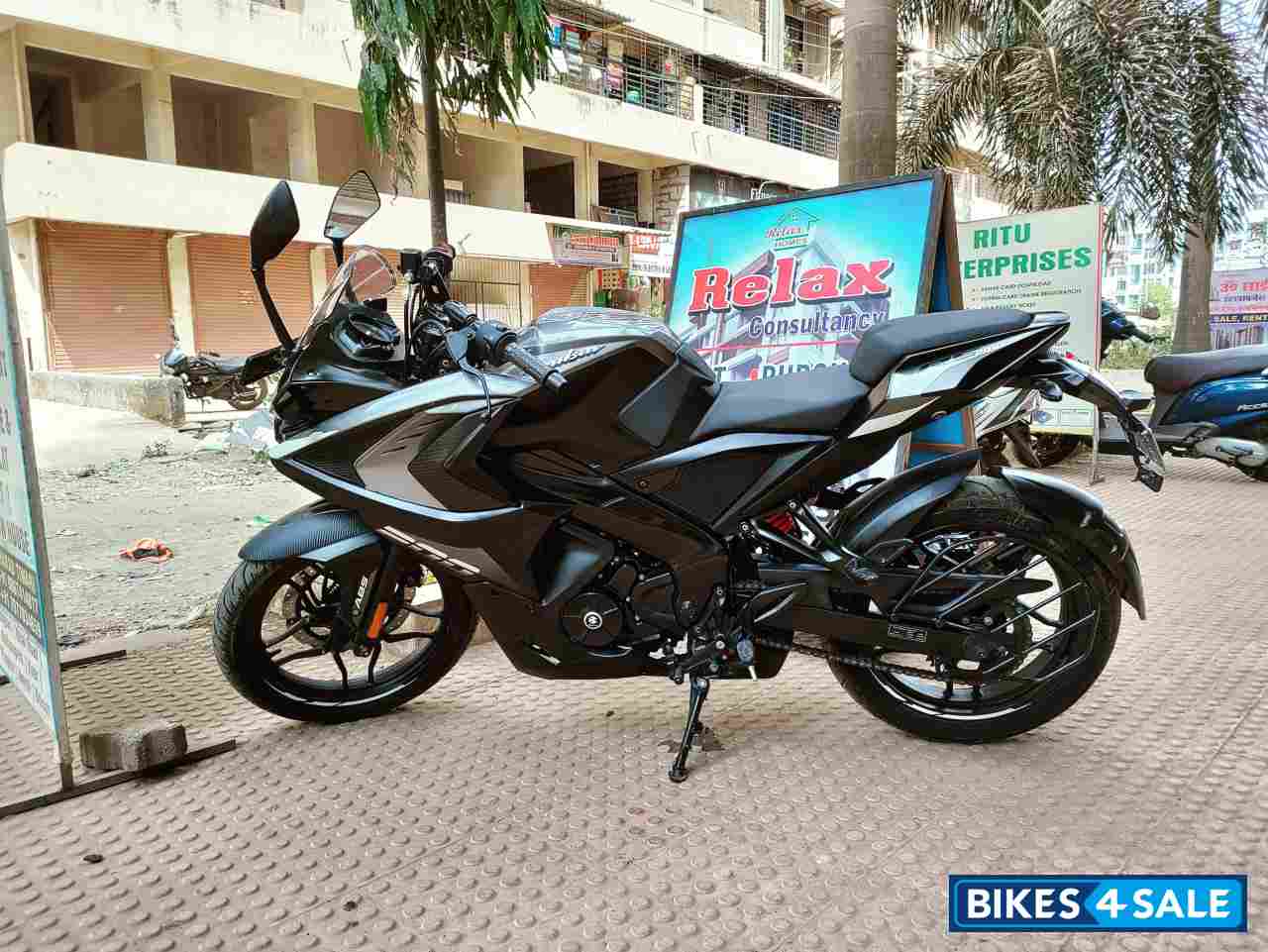 Grey Bajaj Pulsar RS 200 BS6