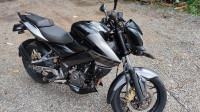 Black Bajaj Pulsar 200 NS
