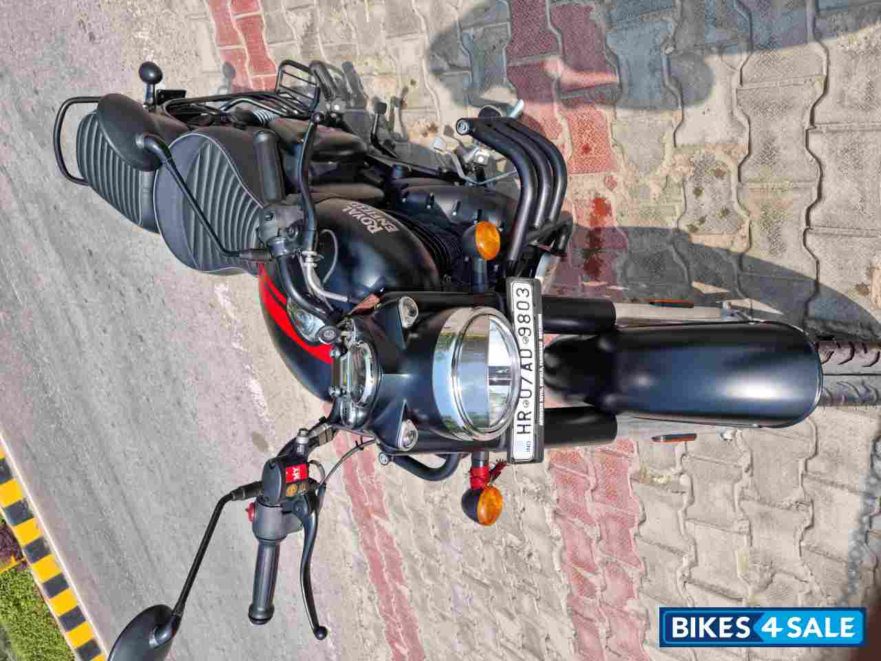 Dark Stealth Black Royal Enfield Classic Stealth Black