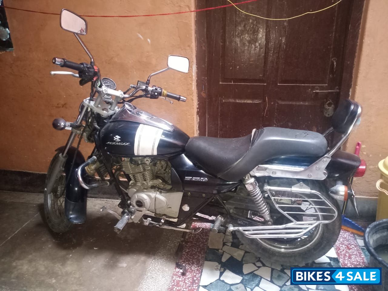 Bajaj Avenger 220 DTS-i