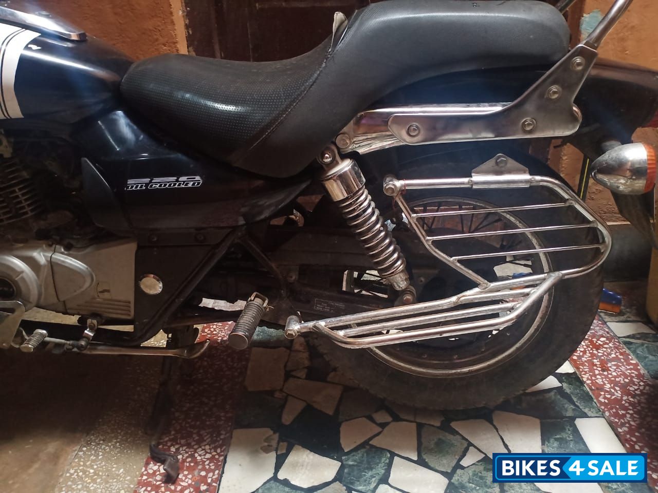 Bajaj Avenger 220 DTS-i