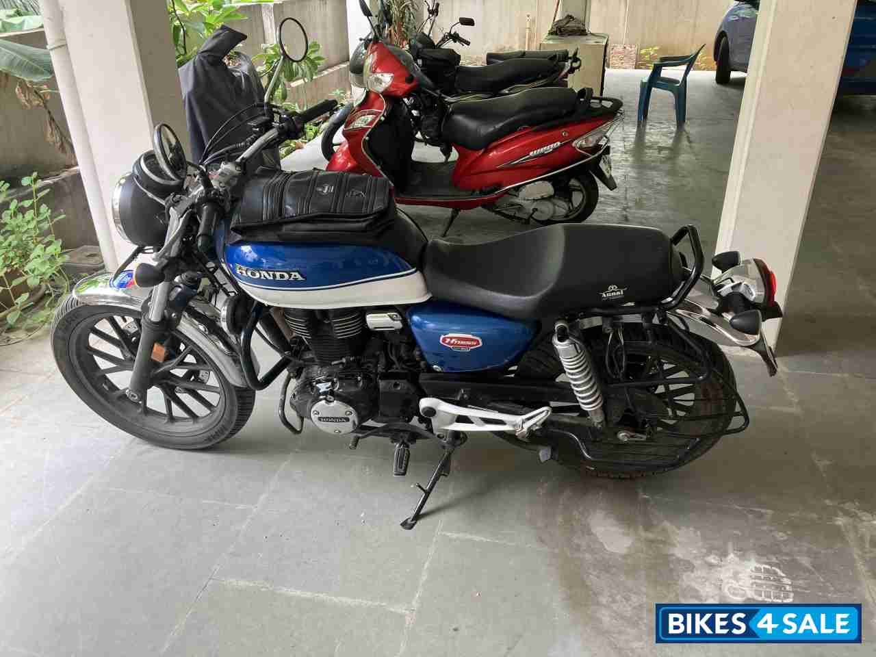 Blue Honda Hness CB350 DLX Pro