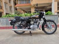 Black Royal Enfield Bullet Standard 350