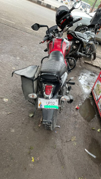 Bajaj V15