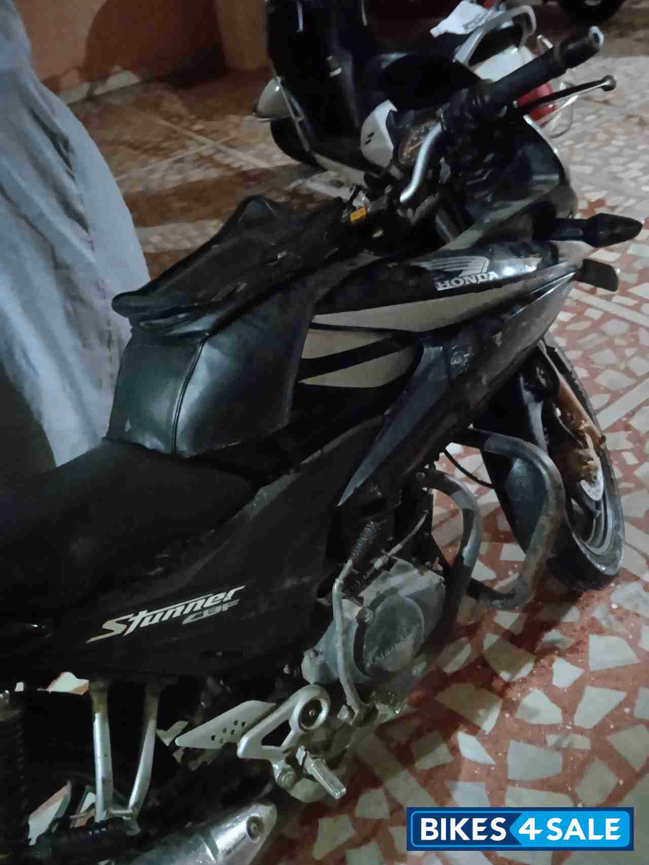 Black Honda CBF Stunner