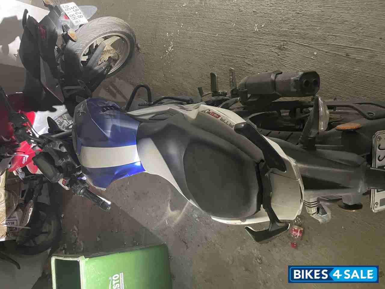 TVS Apache RTR 160 4V BS6