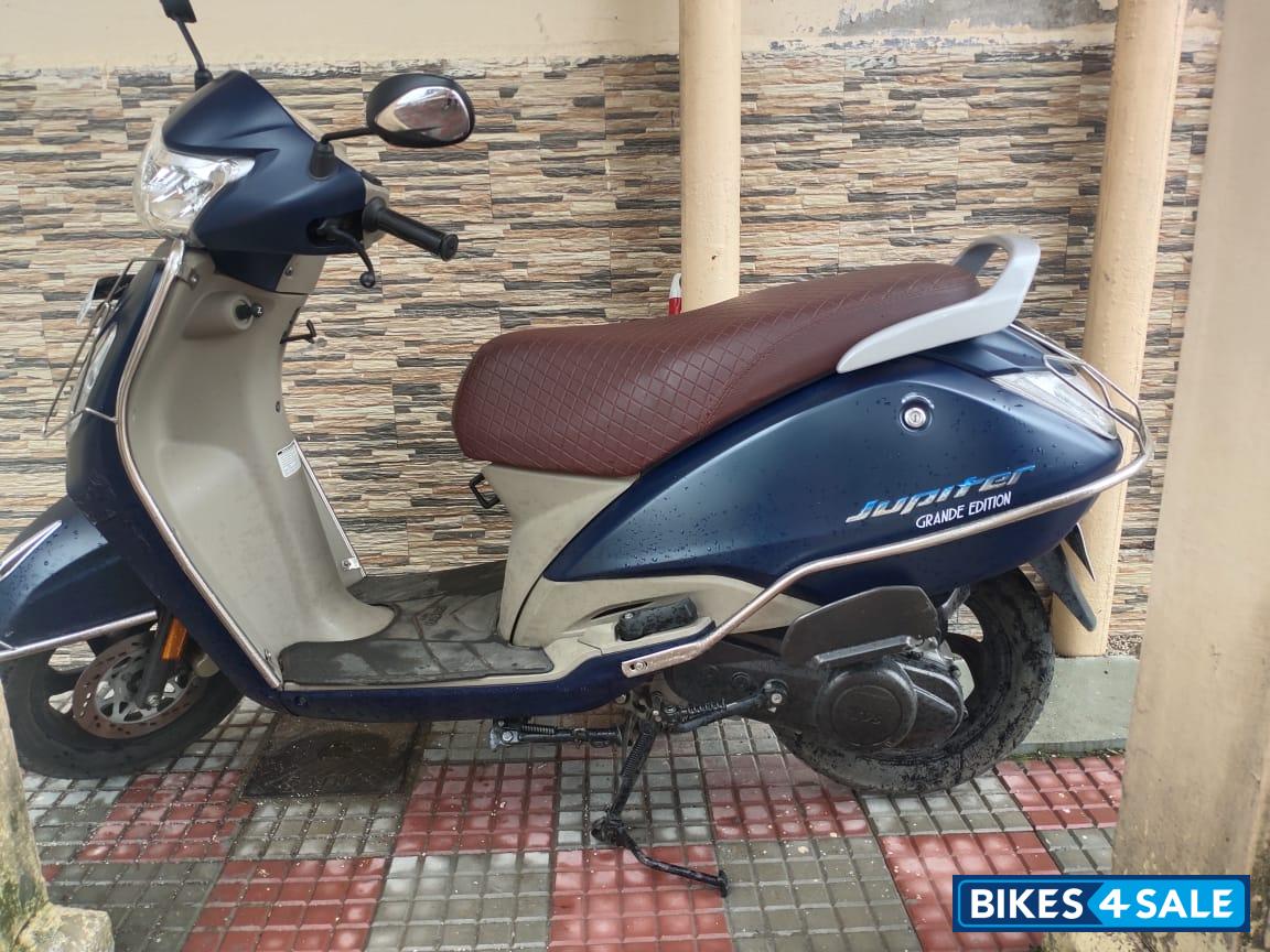 Starlight Blue TVS Jupiter Grande