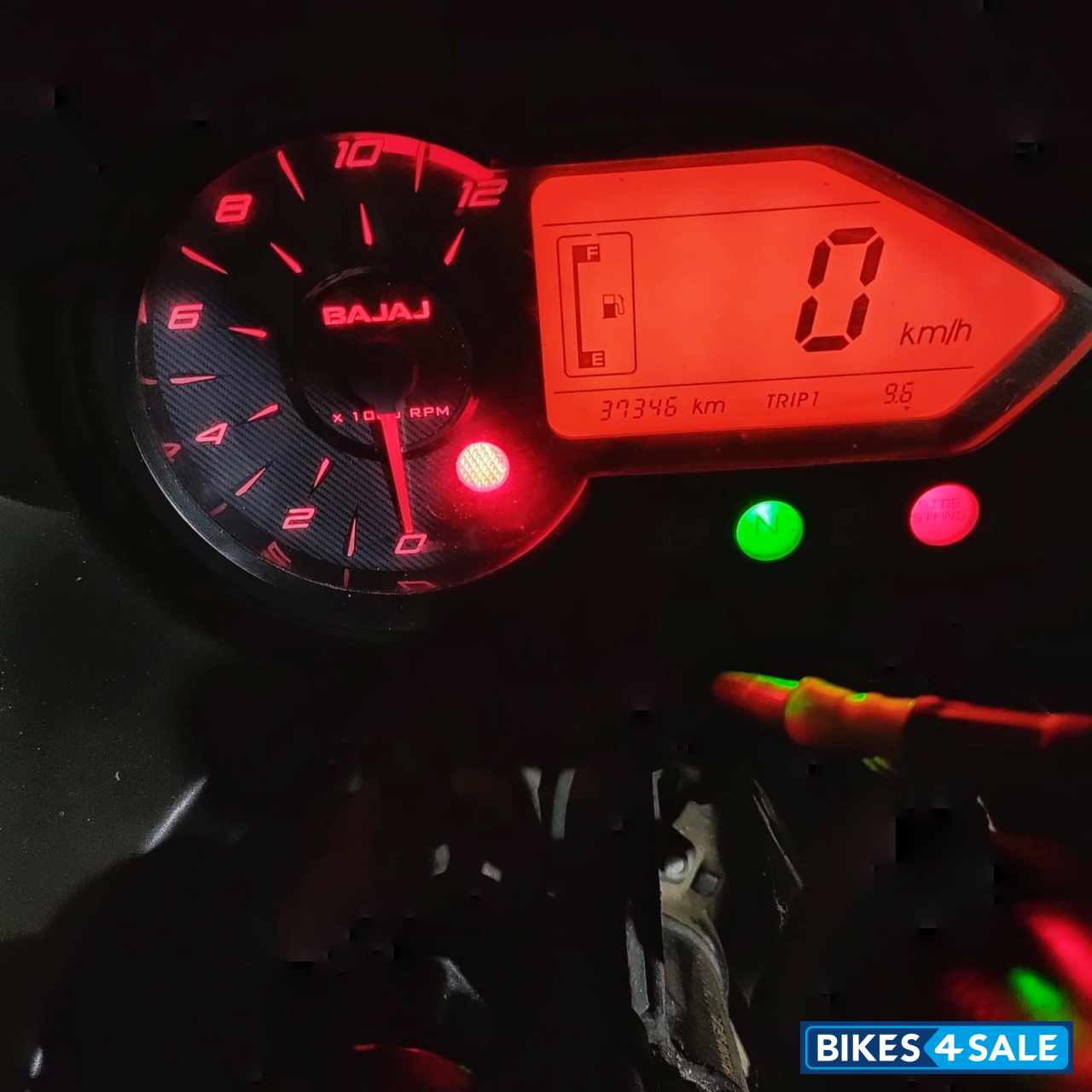 Bajaj Pulsar 220 DTSi