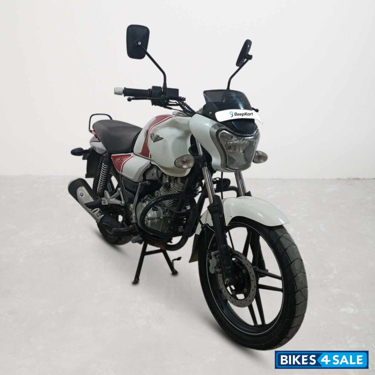 Bajaj V15