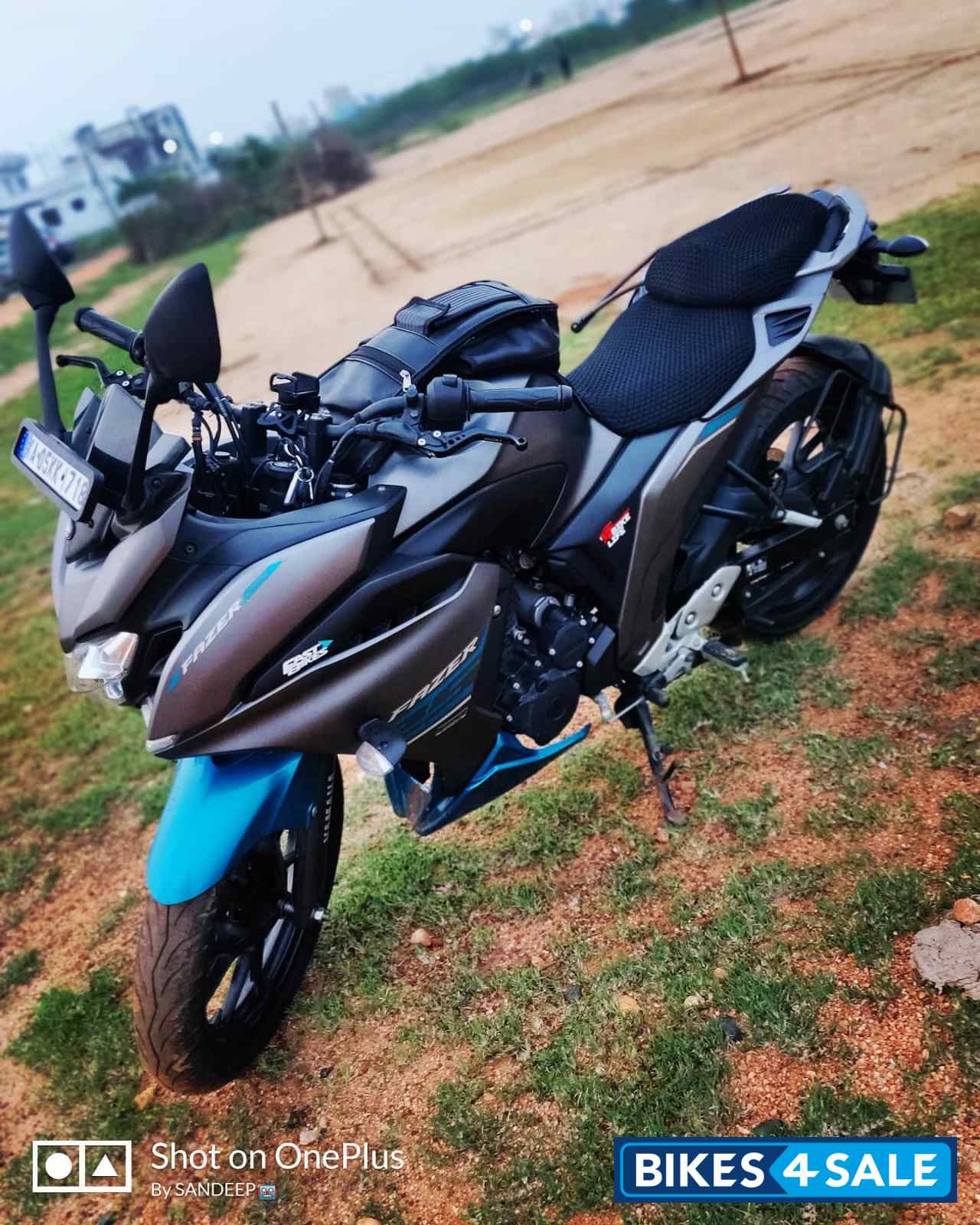 Grey Yamaha Fazer 25