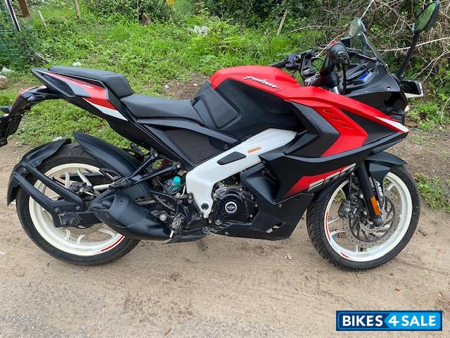 Bajaj Pulsar RS 200 BS6