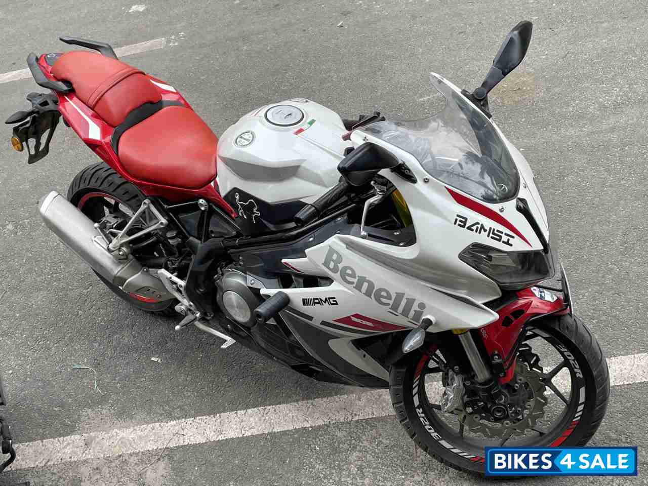 Red White Benelli 302R