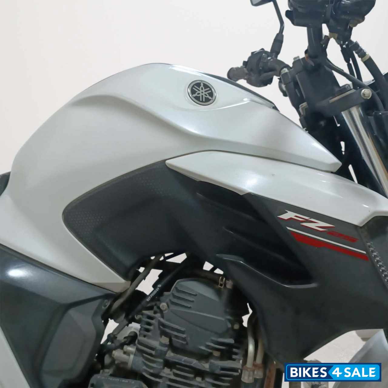 Yamaha FZ25