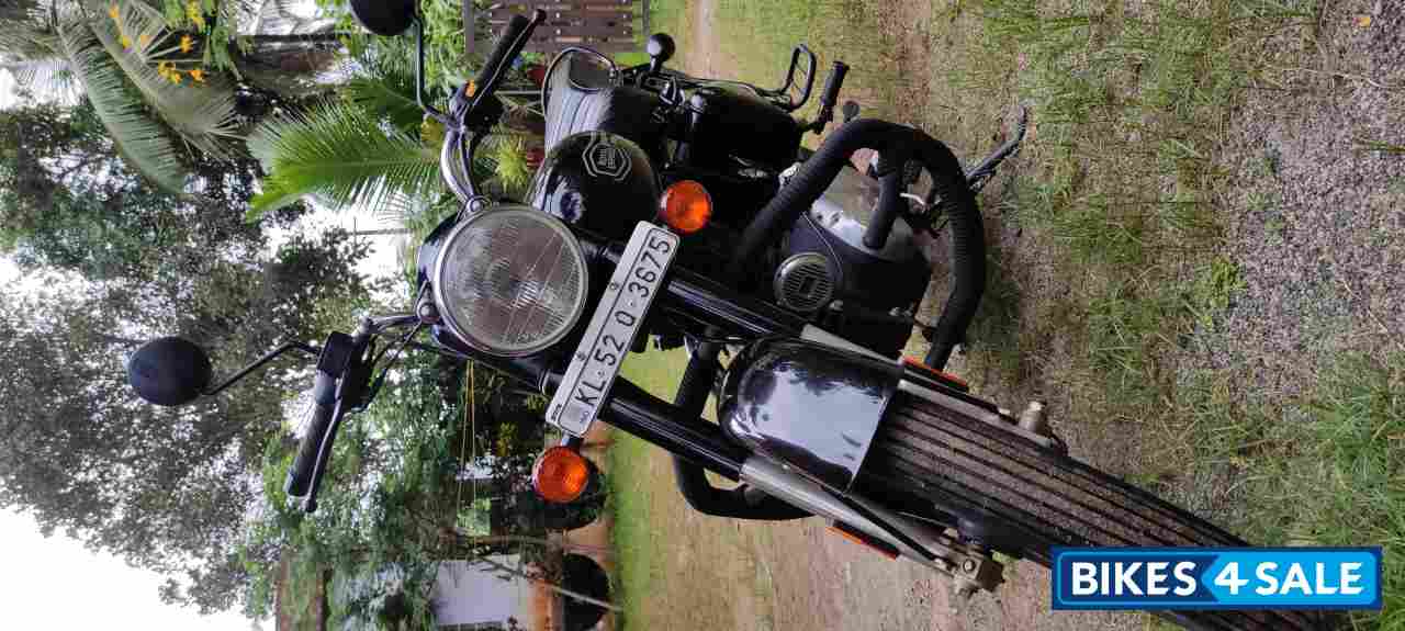 Onyx Black Royal Enfield Bullet Standard 350