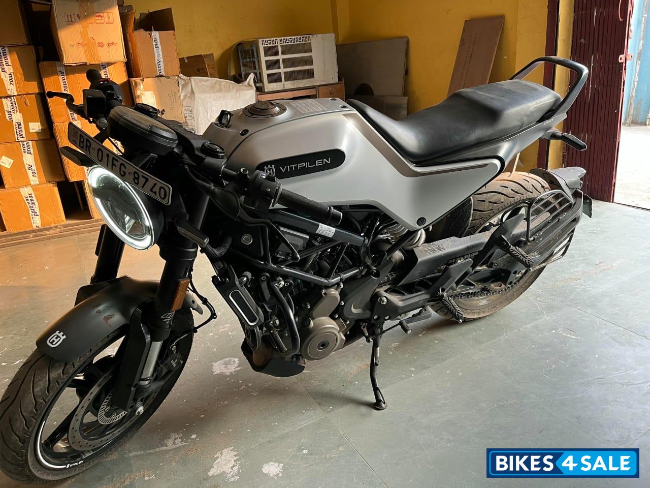 Grey Husqvarna Vitpilen 250 2020