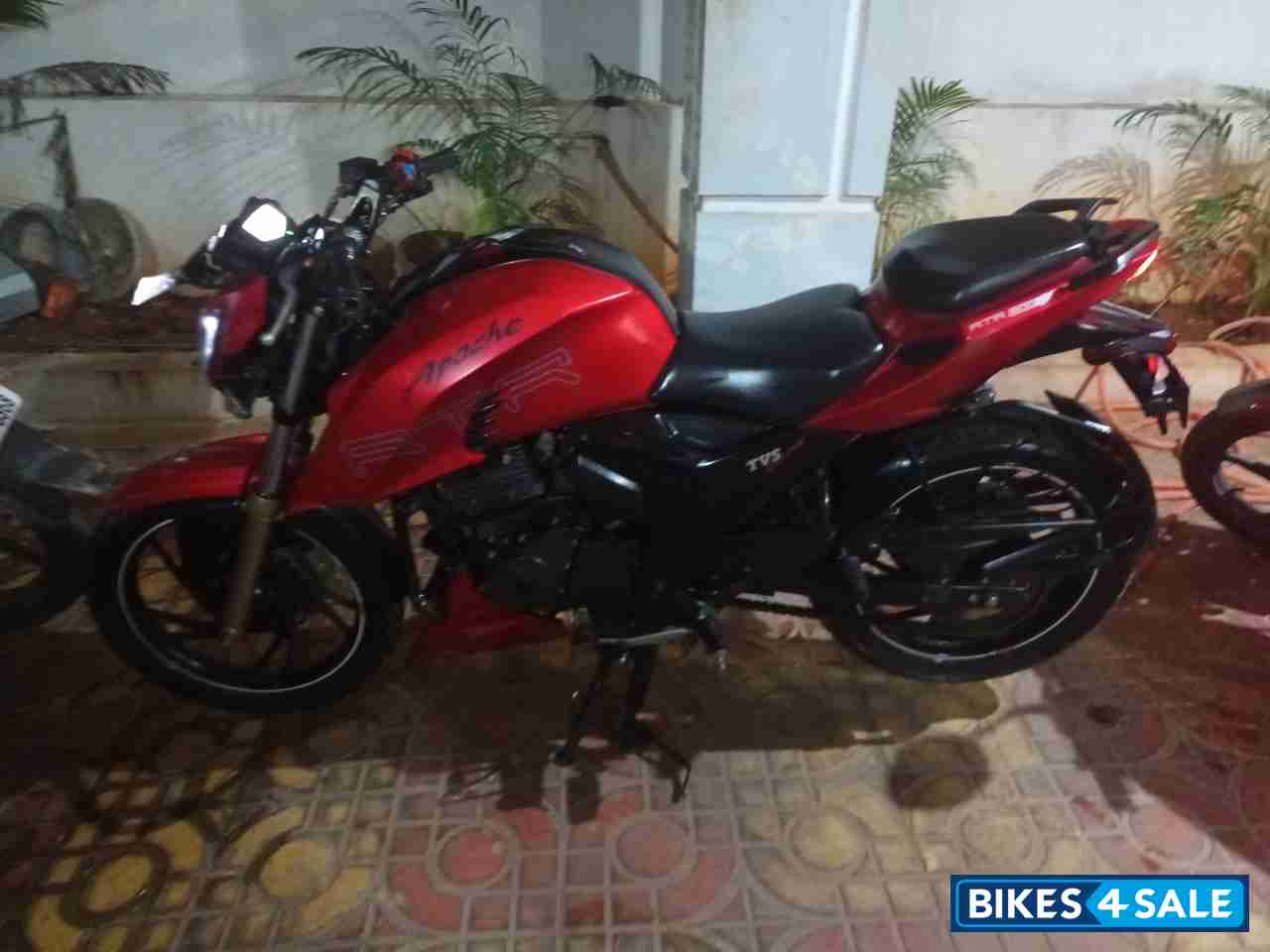 Red TVS Apache RTR 200 4V