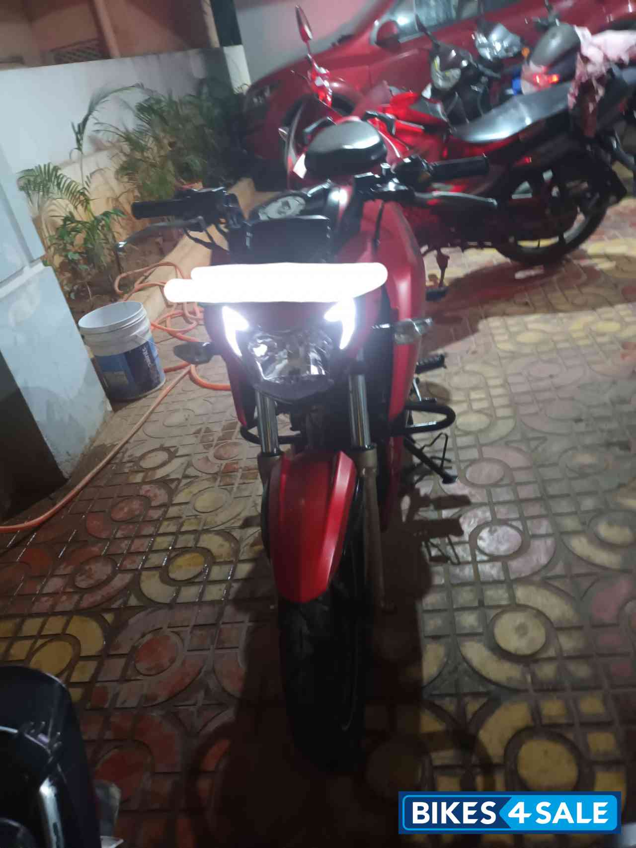 Red TVS Apache RTR 200 4V