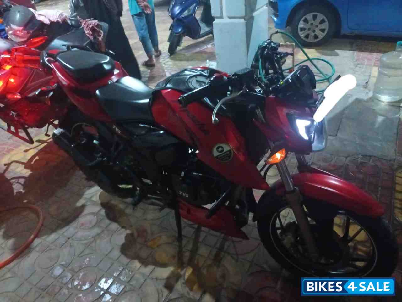 Red TVS Apache RTR 200 4V