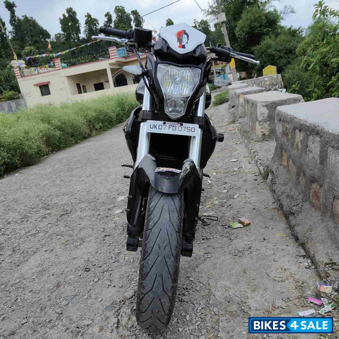 Black Benelli TNT 300