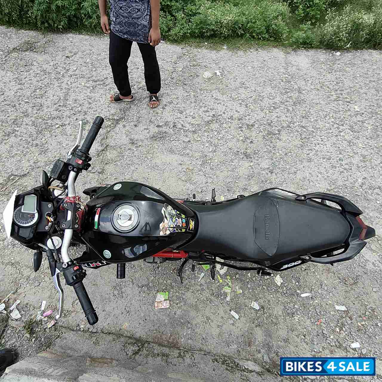 Black Benelli TNT 300