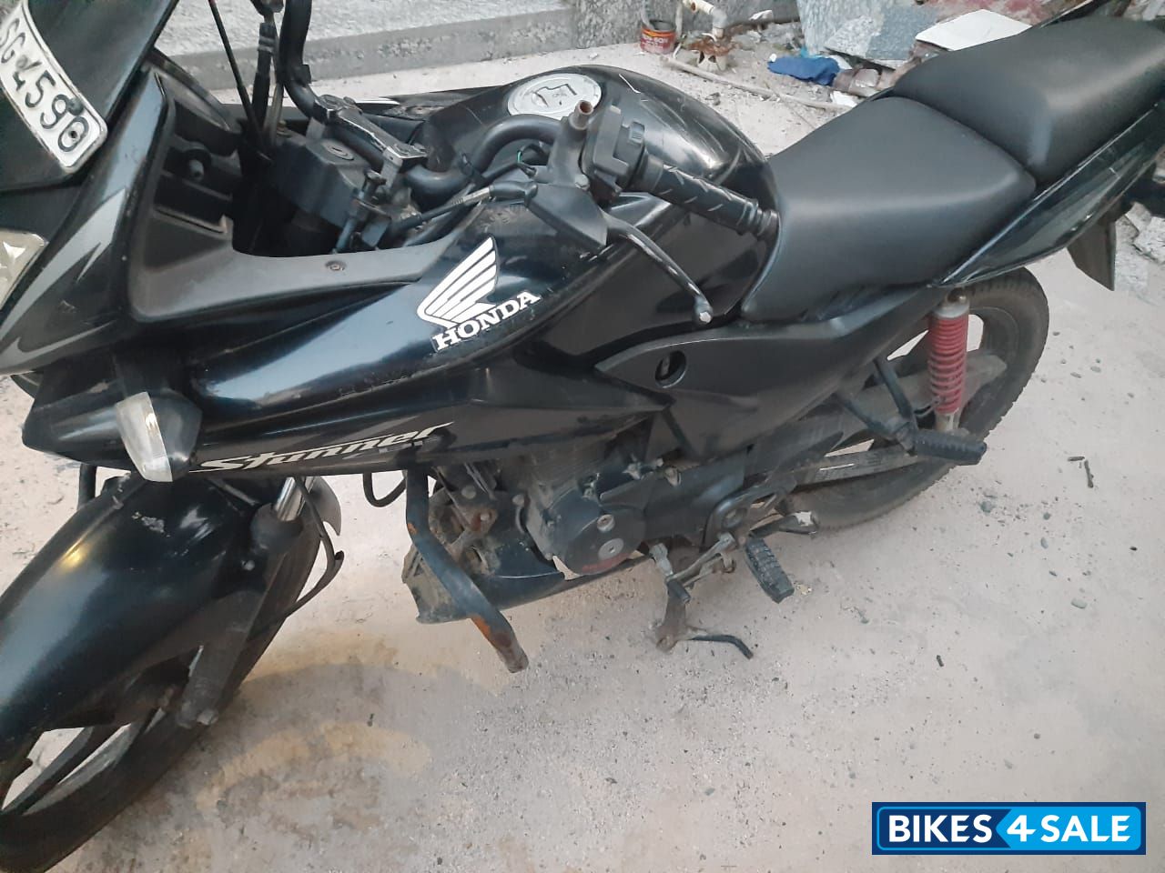 Black Honda CBF Stunner