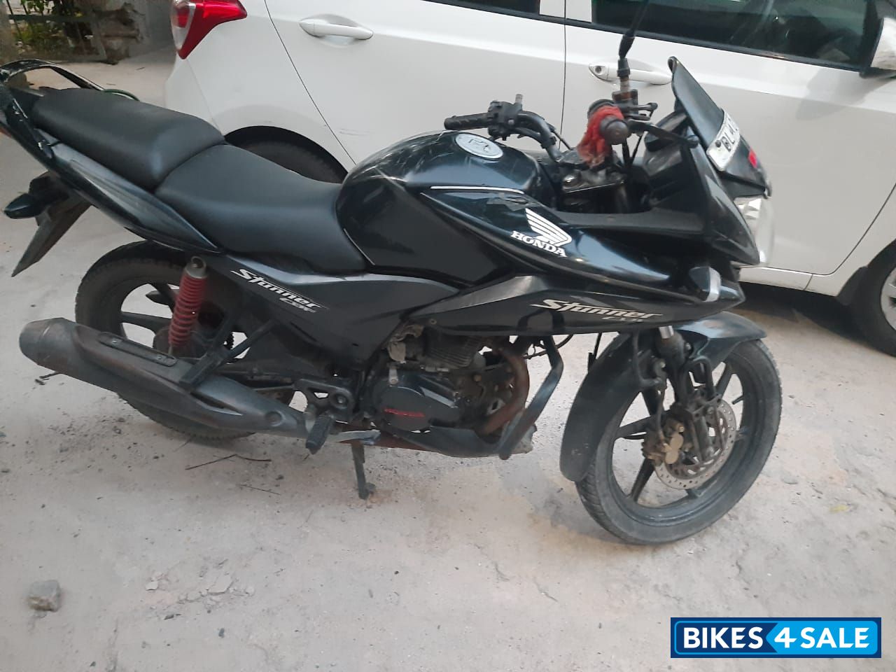 Black Honda CBF Stunner