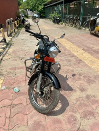 Black Royal Enfield Classic 350