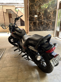 Black Bajaj Avenger Street 220