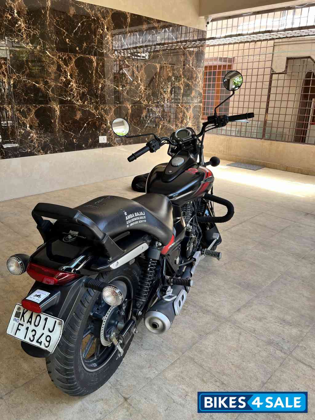 Black Bajaj Avenger Street 220 Black Bajaj Avenger Street 220