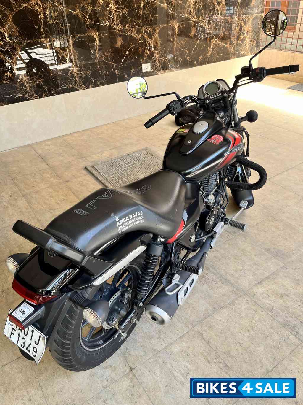 Black Bajaj Avenger Street 220 Black Bajaj Avenger Street 220